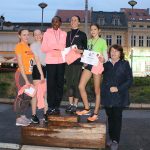 Vera Nikolić uručuje priznanja